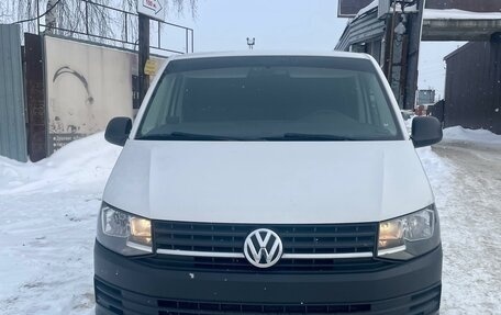 Volkswagen Transporter T6 рестайлинг, 2015 год, 2 100 000 рублей, 1 фотография