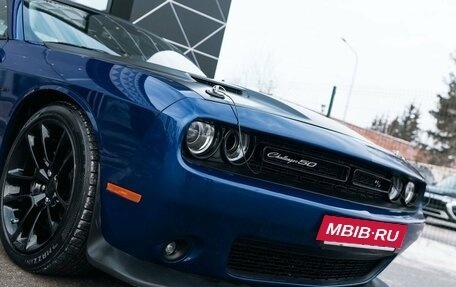 Dodge Challenger III рестайлинг 2, 2020 год, 5 450 000 рублей, 14 фотография