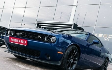 Dodge Challenger III рестайлинг 2, 2020 год, 5 450 000 рублей, 15 фотография