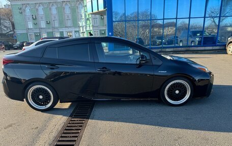 Toyota Prius IV XW50, 2020 год, 2 250 000 рублей, 3 фотография