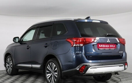 Mitsubishi Outlander III рестайлинг 3, 2019 год, 2 589 000 рублей, 7 фотография