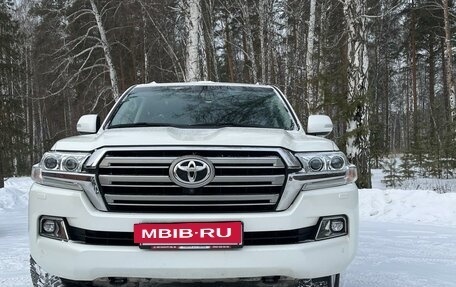 Toyota Land Cruiser 200, 2019 год, 9 000 000 рублей, 22 фотография