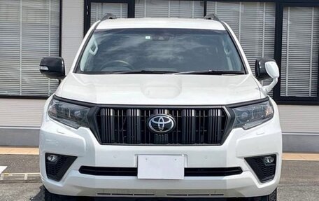 Toyota Land Cruiser Prado 150 рестайлинг 2, 2021 год, 3 369 000 рублей, 8 фотография