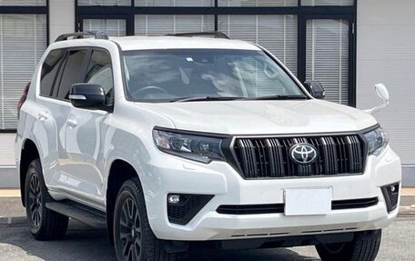 Toyota Land Cruiser Prado 150 рестайлинг 2, 2021 год, 3 369 000 рублей, 7 фотография