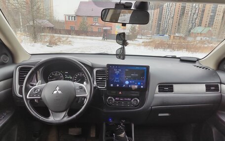 Mitsubishi Outlander III рестайлинг 3, 2012 год, 1 725 000 рублей, 7 фотография