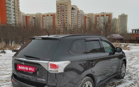 Mitsubishi Outlander III рестайлинг 3, 2012 год, 1 725 000 рублей, 4 фотография