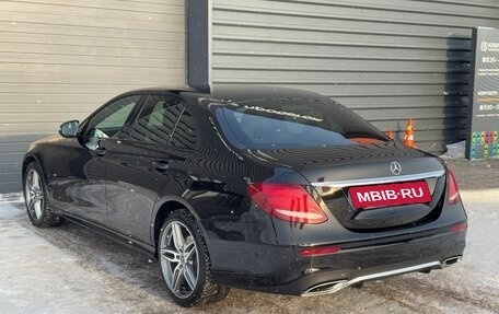 Mercedes-Benz E-Класс, 2018 год, 3 500 000 рублей, 7 фотография