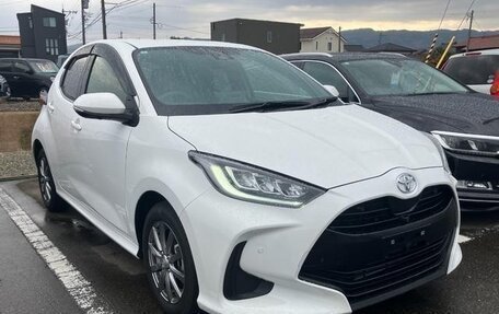 Toyota Yaris, 2021 год, 1 035 000 рублей, 3 фотография