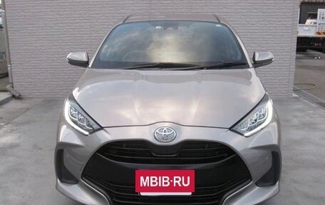 Toyota Yaris, 2021 год, 1 182 000 рублей, 2 фотография