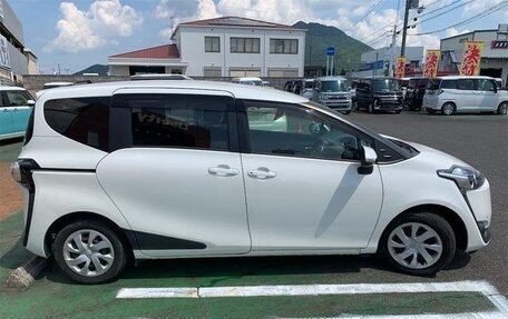 Toyota Sienta II, 2016 год, 1 250 000 рублей, 6 фотография