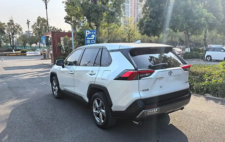 Toyota RAV4, 2022 год, 2 485 000 рублей, 6 фотография