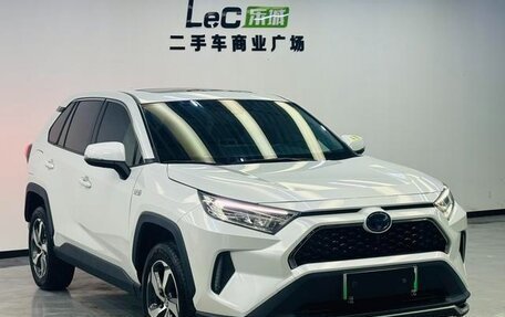 Toyota RAV4, 2021 год, 2 730 000 рублей, 2 фотография