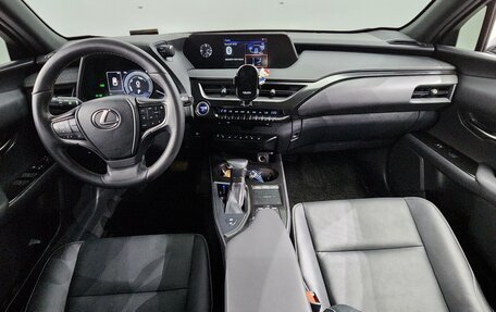 Lexus UX I, 2020 год, 3 137 000 рублей, 6 фотография