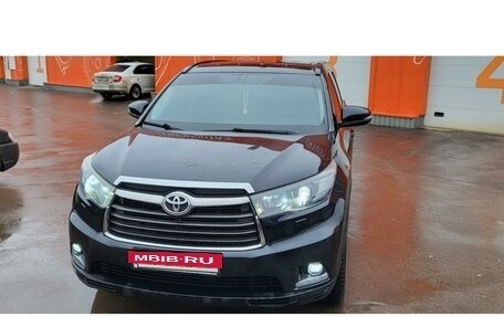 Toyota Highlander III, 2014 год, 3 200 000 рублей, 4 фотография