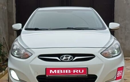 Hyundai Solaris II рестайлинг, 2013 год, 985 000 рублей, 2 фотография