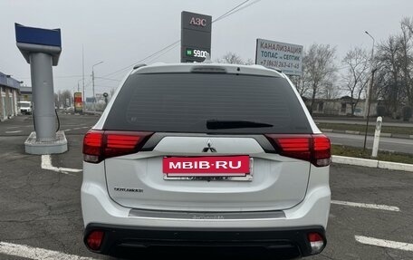 Mitsubishi Outlander III рестайлинг 3, 2020 год, 2 720 000 рублей, 6 фотография