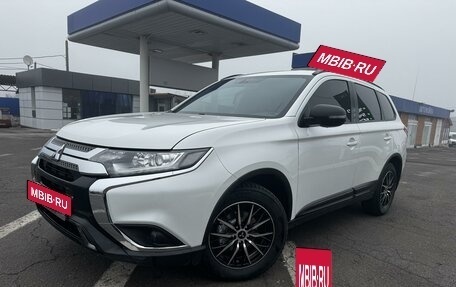 Mitsubishi Outlander III рестайлинг 3, 2020 год, 2 720 000 рублей, 2 фотография