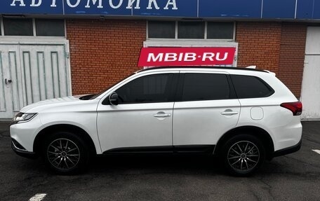 Mitsubishi Outlander III рестайлинг 3, 2020 год, 2 720 000 рублей, 8 фотография