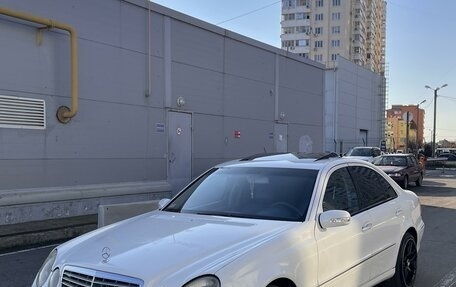 Mercedes-Benz E-Класс, 2004 год, 880 000 рублей, 2 фотография