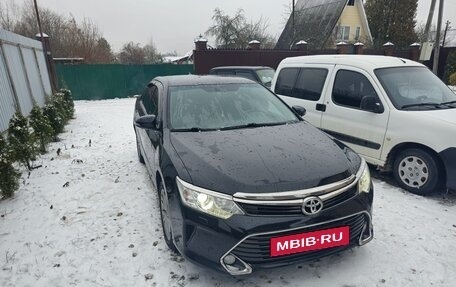 Toyota Camry, 2017 год, 2 090 000 рублей, 3 фотография