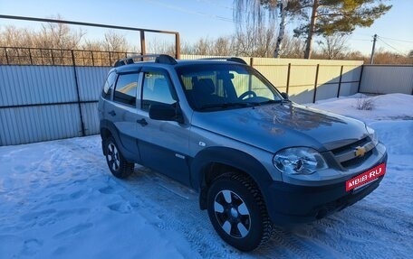 Chevrolet Niva I рестайлинг, 2018 год, 850 000 рублей, 3 фотография