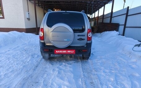 Chevrolet Niva I рестайлинг, 2018 год, 850 000 рублей, 5 фотография