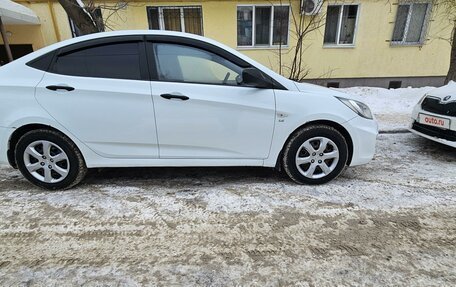 Hyundai Solaris II рестайлинг, 2013 год, 950 000 рублей, 4 фотография