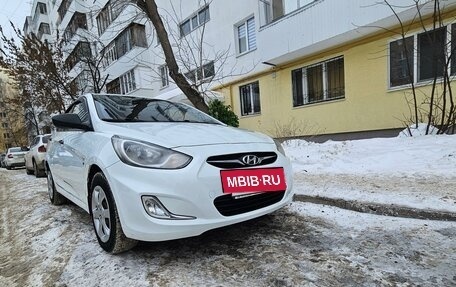 Hyundai Solaris II рестайлинг, 2013 год, 950 000 рублей, 2 фотография