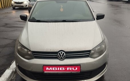 Volkswagen Polo VI (EU Market), 2013 год, 750 000 рублей, 2 фотография