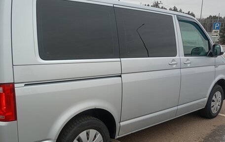 Volkswagen Caravelle T6 рестайлинг, 2018 год, 2 950 000 рублей, 5 фотография