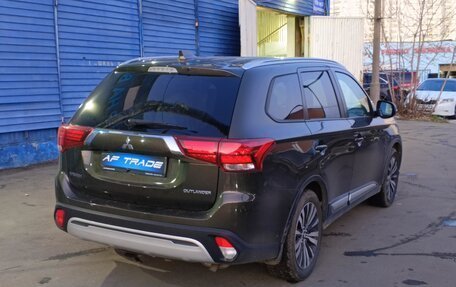 Mitsubishi Outlander III рестайлинг 3, 2019 год, 2 090 000 рублей, 3 фотография