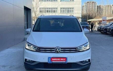 Volkswagen Touran III, 2021 год, 2 500 000 рублей, 5 фотография