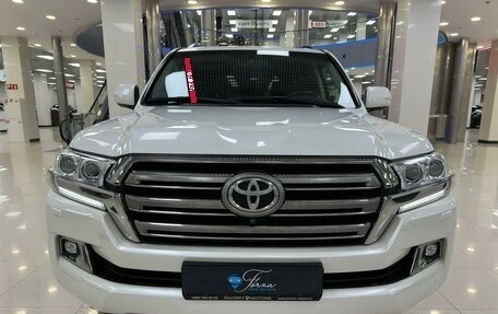 Toyota Land Cruiser 200, 2015 год, 5 699 000 рублей, 2 фотография