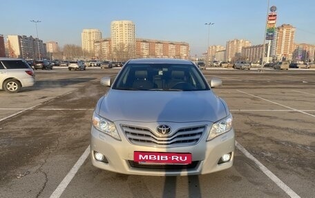 Toyota Camry, 2011 год, 1 570 000 рублей, 2 фотография