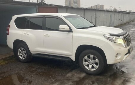 Toyota Land Cruiser Prado 150 рестайлинг 2, 2014 год, 3 200 000 рублей, 3 фотография