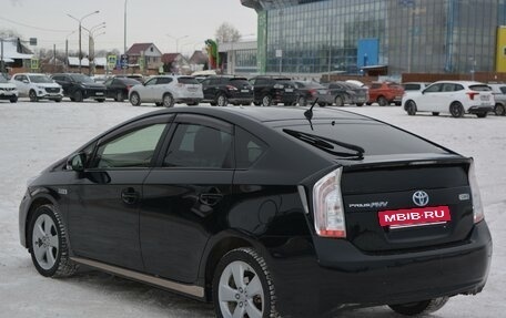 Toyota Prius, 2014 год, 1 680 000 рублей, 7 фотография