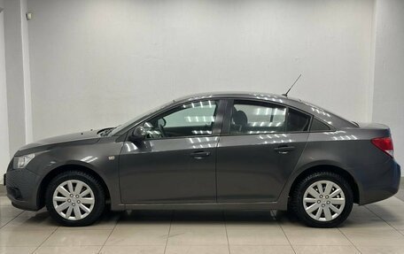 Chevrolet Cruze II, 2010 год, 655 500 рублей, 8 фотография