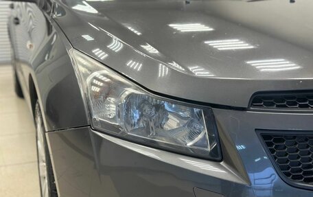 Chevrolet Cruze II, 2010 год, 655 500 рублей, 9 фотография