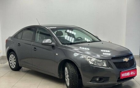 Chevrolet Cruze II, 2010 год, 655 500 рублей, 3 фотография