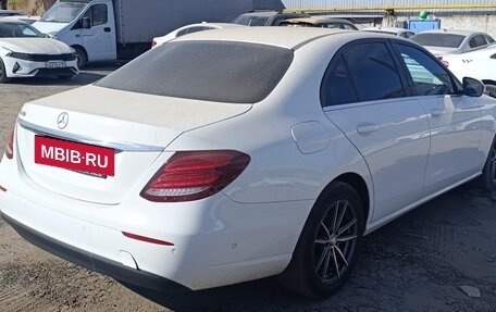 Mercedes-Benz E-Класс, 2018 год, 1 965 000 рублей, 5 фотография