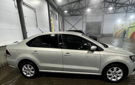 Volkswagen Polo VI (EU Market), 2011 год, 950 000 рублей, 3 фотография