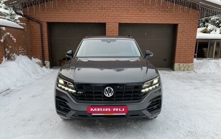 Volkswagen Touareg III, 2019 год, 6 150 000 рублей, 2 фотография