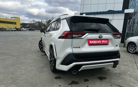 Toyota RAV4, 2019 год, 3 600 000 рублей, 5 фотография