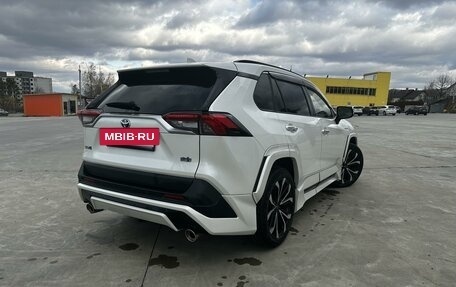 Toyota RAV4, 2019 год, 3 600 000 рублей, 6 фотография