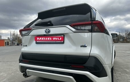 Toyota RAV4, 2019 год, 3 600 000 рублей, 7 фотография