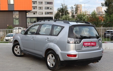 Mitsubishi Outlander III рестайлинг 3, 2011 год, 977 000 рублей, 4 фотография