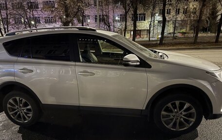 Toyota RAV4, 2016 год, 2 250 000 рублей, 4 фотография