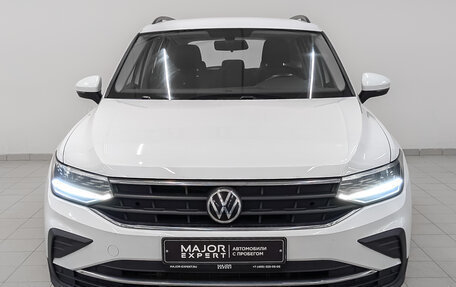 Volkswagen Tiguan II, 2021 год, 2 550 000 рублей, 2 фотография