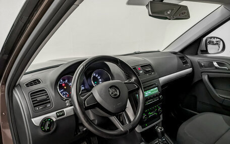 Skoda Yeti I рестайлинг, 2014 год, 1 250 000 рублей, 16 фотография