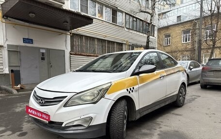 Hyundai Solaris II рестайлинг, 2016 год, 640 000 рублей, 2 фотография